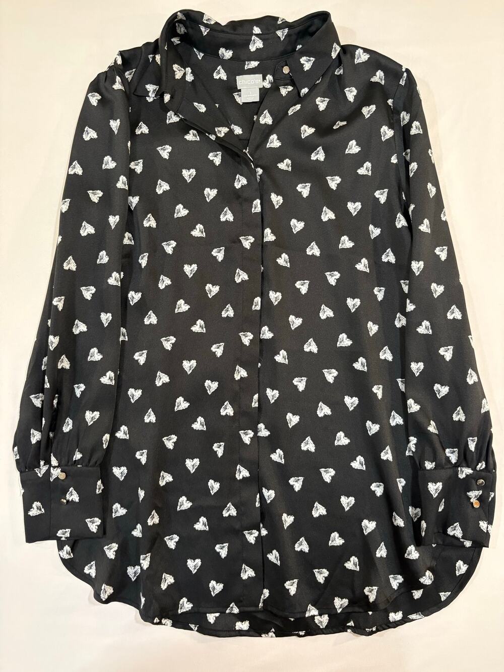 Chico’s Black w/ White Hearts Printed Long Sleeve Blouse Size 1 (Medium 8-10)